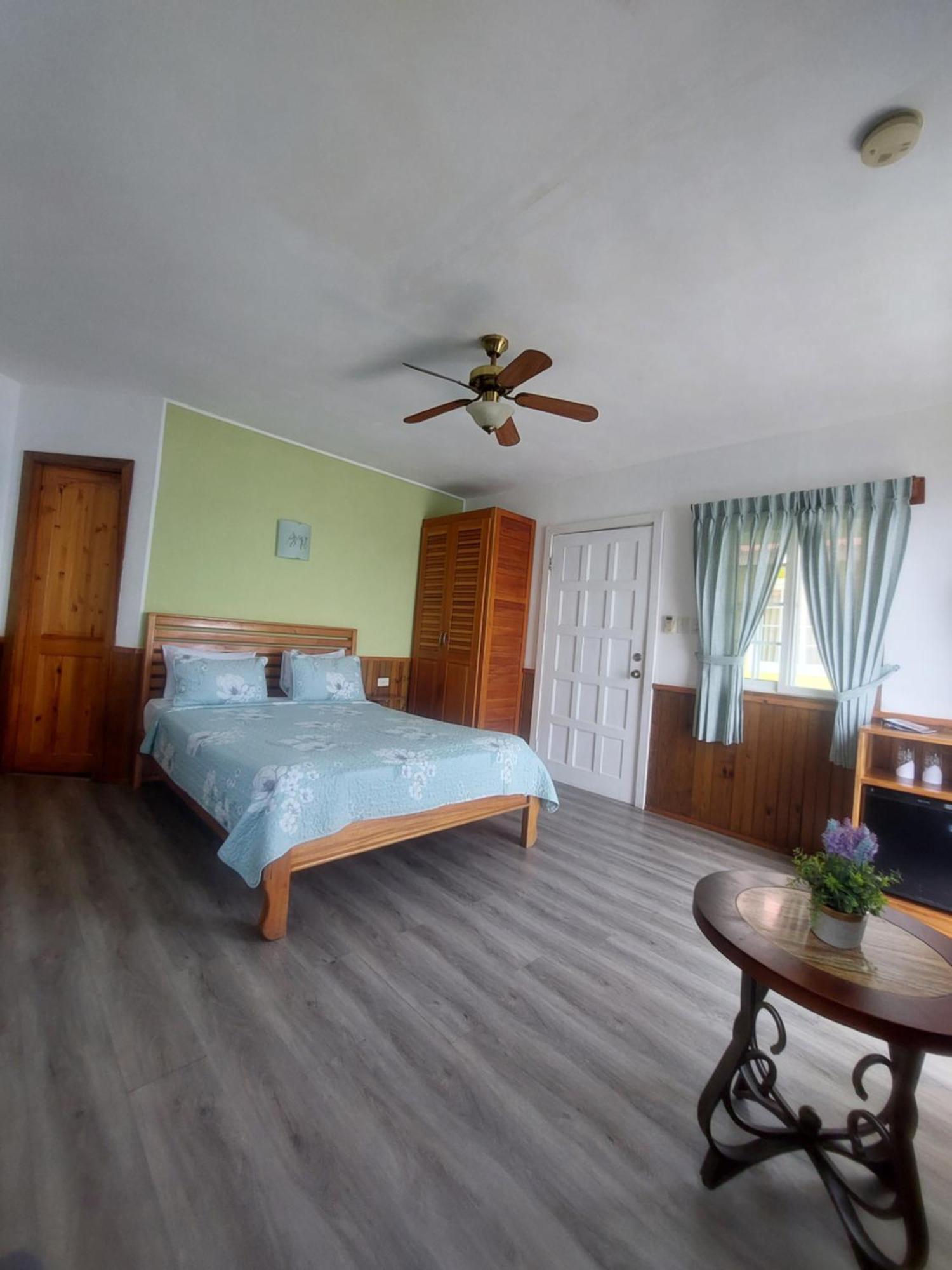 Faro Del Colibri Hotel Carenero Bilik gambar